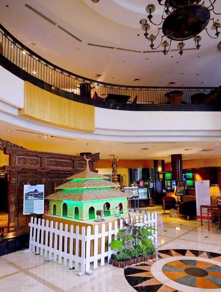Ribuan Keping Kuping Gajah Jadi Dekorasi  Ramadan  Di Hotel  