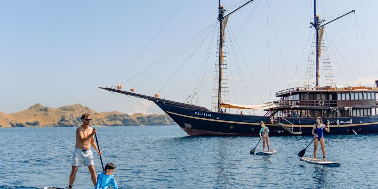 Kapal Phinisi Mewah Ini Didedikasikan Bagi Mereka yang Rindu Kumpul Keluarga