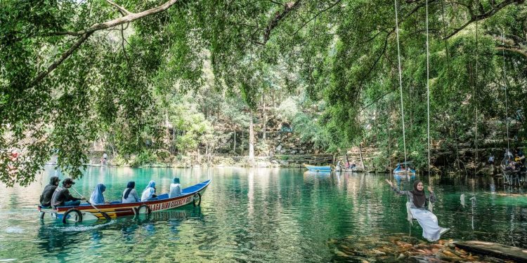 Dua Telaga Sebening Kaca Ini Ada di Kabupaten Kuningan