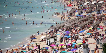 Destinasi Wisata Kelas Dunia Itu Akhirnya Tolak Wisatawan, Ini Sebabnya