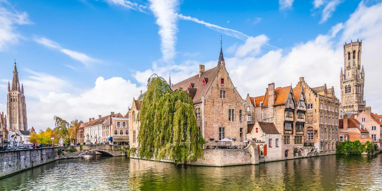 Kota Tua di Belgia Ini Mulai Hati-Hati dengan Wisatawan Berulah
